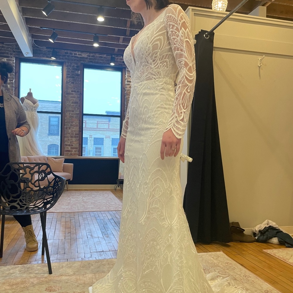 Essence of Australia D3010 Wedding dress
